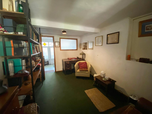 Venta Casa De 4 Dormitorios, Amplio Garage Y Patio En Pocitos