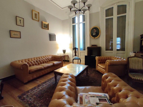 Casa En Venta De 6 Dormitorios En Palermo (ref: Ast-1691)