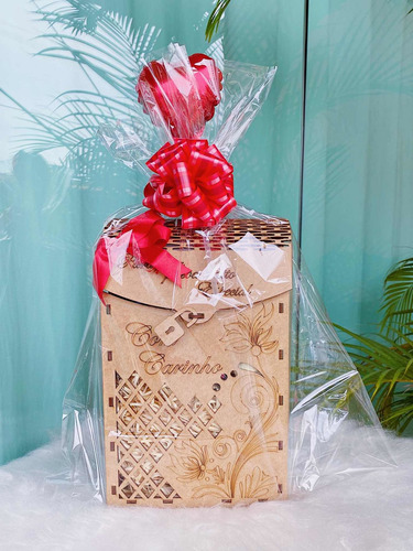 Imagem 3 de 6 de Cesta De Chocolate Com Vinho Nobre Presente Especial Todos