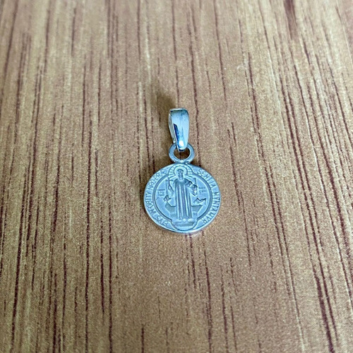 Imagen 4 de 10 de Dije Medalla San Benito 1.1 Cm De Plata .925 Agálea Joyería