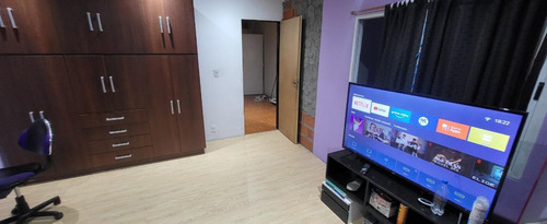 Casa En Venta - 5 Dormitorios 2 Baños - 180mts2 - Rafael Castillo