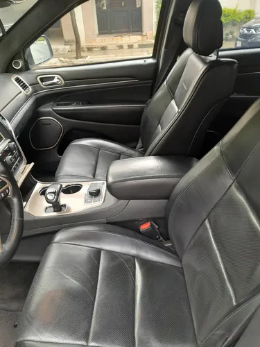 Jeep Grand Cherokee 5.7 Summit 4x4 Mt