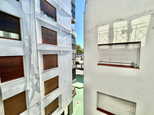 Departamento En Plaza Mitre 3 Amb