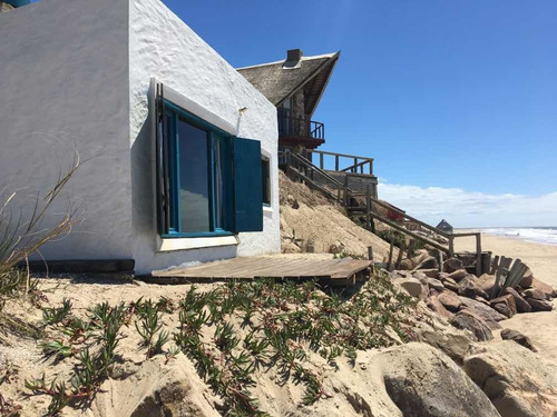 Imagen 1 de 13 de Casa Frente Al Mar En Aguas Dulces