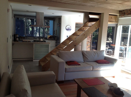 Imagen 13 de 15 de Bosque De Mar Azul - Hermosa Casa De Diseño En El Corazón Del Bosque De Mar Azul