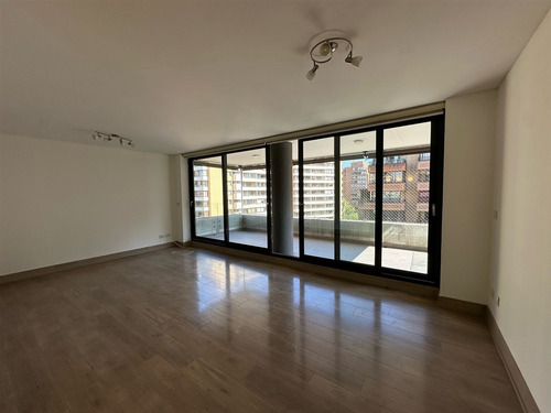 Departamento En Arriendo De 2 Dormitorios En Las Condes