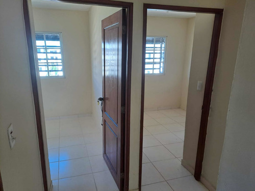 Imagen 5 de 25 de Apartamento En Venta, Res. San Isidro Labrador
