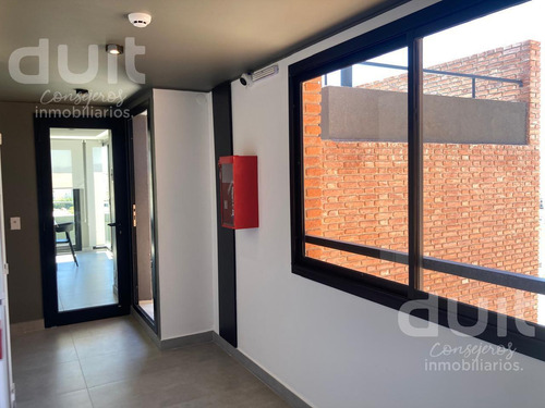 Piso 4to Con Balcon. Oportunidad En Nueva Cordoba!