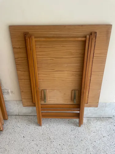 Juego De Mesa Y Sillas De Madera (Usado)