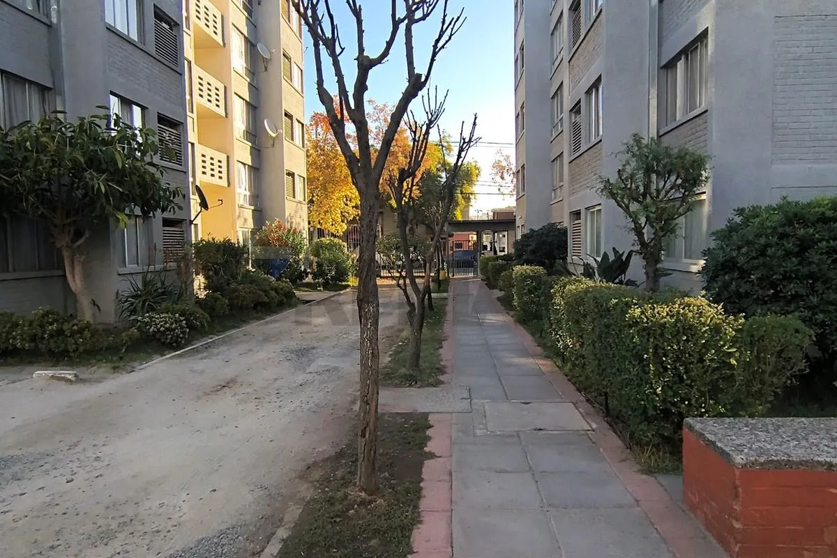 Imagen 1 de 25 de Departamento Con Áreas Verdes En Barrio Yungay.