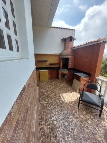 Best House Vende Espectacular Casa En San Antonio De Los Altos Secto El Amarillo