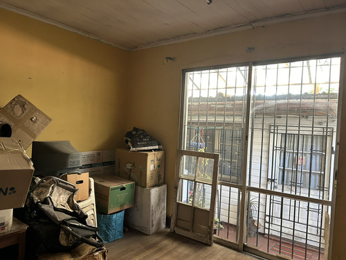 Casa Ubicada En Barrio Mixto Ideal Comercio