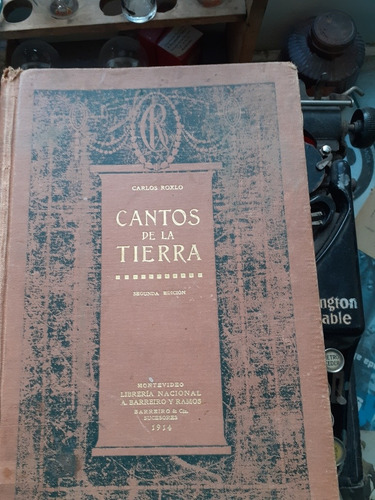 Cantos De La Tierra // Carlos Roxlo