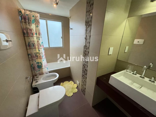 Apartamento 2 Dormitorios Con Terraza Cerrada Y Parrillero