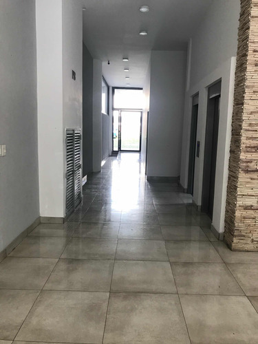 1 Ambiente Con Balcón Y Garaje Piso10