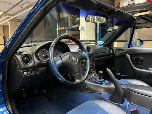 Mazda Mx-5 Convertible 2d 1999 Com 14,000 Millas