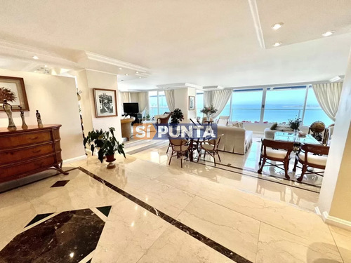 Apartamento En Venta Espectacular Planta En Edificio  Golden Gate 