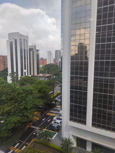 Oficina En Arriendo En El Poblado. Cod A21650