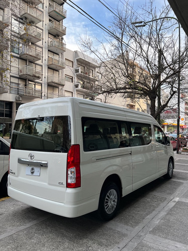 Toyota Hiace 2.8 Tdi Commuter 6at 14a