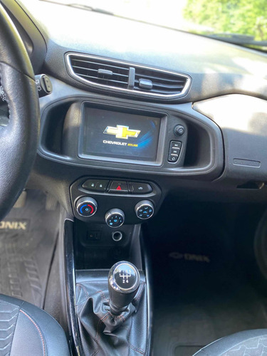Imagen 19 de 22 de Chevrolet Onix 2018 1.4 Ltz 98cv