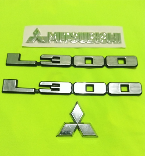 Emblemas L300 Panel 