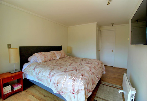 Departamento En Venta De 2 Dorm. En Las Condes
