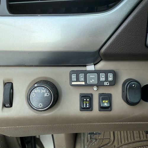 Chevrolet Suburban 5.3 Suburban - Ls V8 2da Banca At