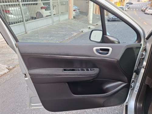 Peugeot 307 1.6 PRESENCE 16V FLEX 4P MANUAL