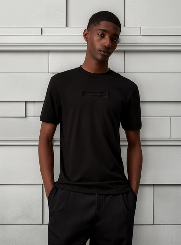 Polera Embroidered Logo Peached Negro Calvin Klein