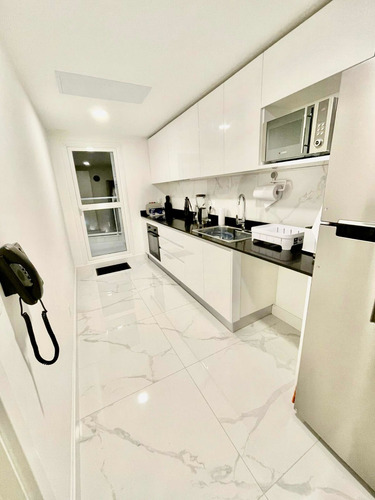 Imagen 5 de 16 de Alquiler Apartamento En Torre Paramount Punta Del Este