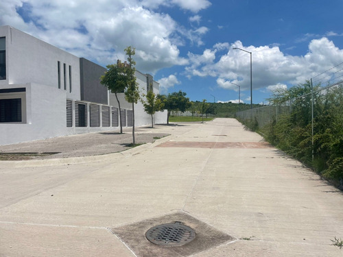 Terreno En Venta En Villas De Bernalejo, Irapuato, Gto.