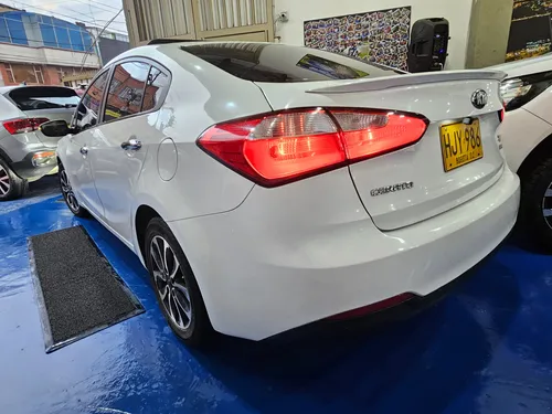 Kia Cerato Pro 1.6 Summa Triptonico Soonruf