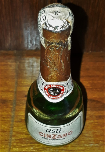 Botellita Infra Miniatura Asti Cinzano Vino Espumante 1975 (Usado)
