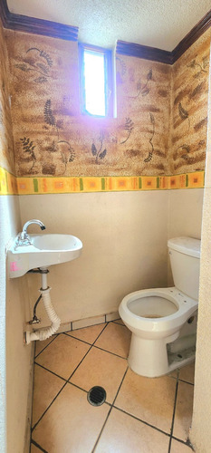 Lindisima Casa En Venta, 3 Niveles, Excelente Ubicación Sobre Esquina Valle Mezen, Valle De Aragón 3 Seccion
