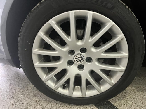 Volkswagen Bora 1.8 Highline T Tiptronic Cuero 1°dueño