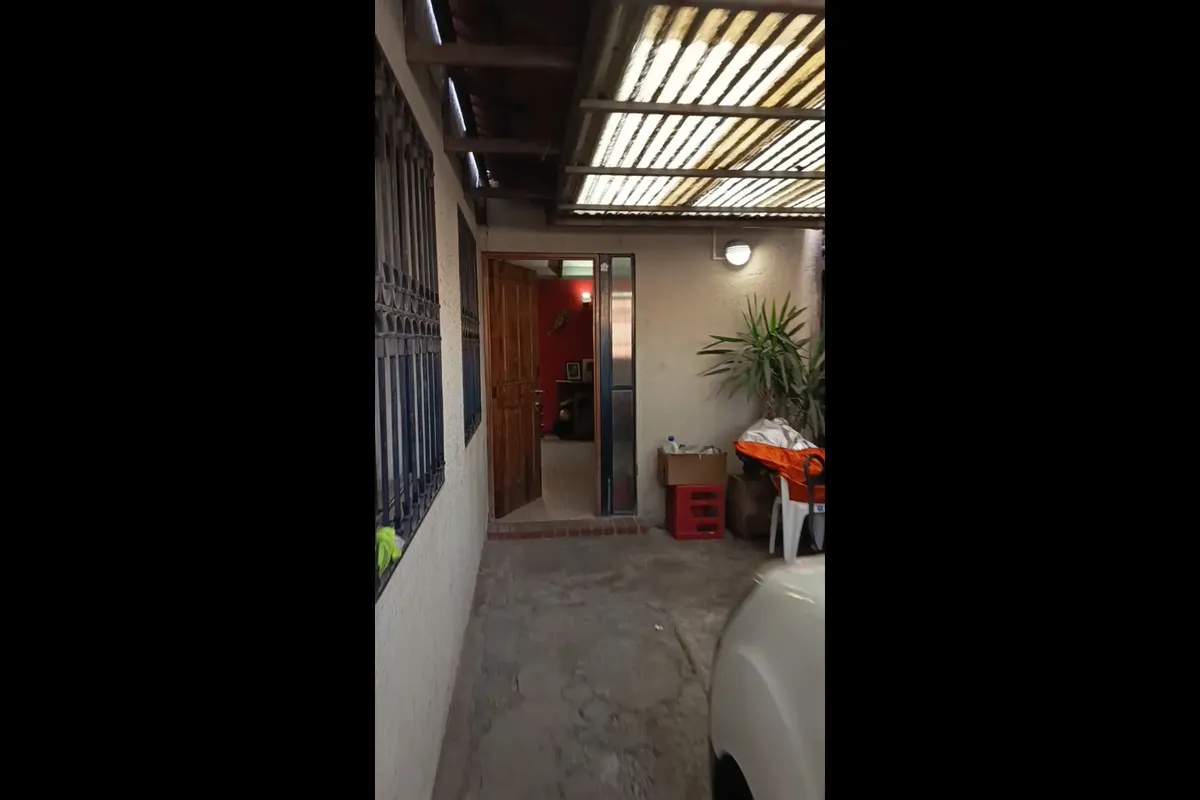 Imagen 3 de 24 de Casa Familiar En Atractivo Barrio - Villa Quinchamalí
