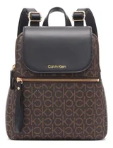 Comprar Mochila Calvin Klein Reyna Signature Key Item Marrón\u002Fcaqui