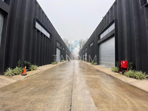 Imagen 4 de 4 de Alquiler Excelente Galpón Con Oficinas En Predio Empresarial Exclusivo Rodeado De Verde