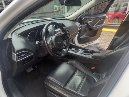 Imagen 7 de 14 de Jaguar F Pace Prestige