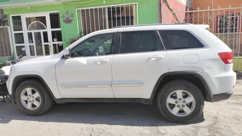 Jeep Grand Cherokee 3.6 Laredo V6 4x2 Mt