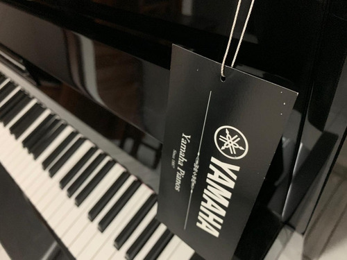 Piano Acústico Vertical Yamaha Ju109pe Negro Pulido Nuevo