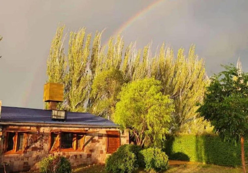 Casa En Venta - 4 Dormitorios 2 Baños - Cocheras - 2.000mts2 - San Rafael