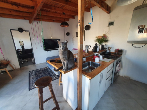 Amplia Casa 3 Amb + Depto Fondo 2 Amb Prox Av Marquez