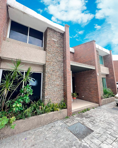 En Alquiler Townhouse De 180 M² Avenida Principal Del Castaño, Maracay Aragua