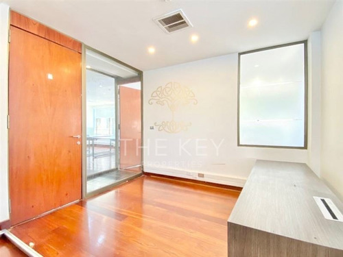 Imagen 17 de 24 de Oficina Arriendo 14 Espacios De Trabajo - El Golf Las Condes