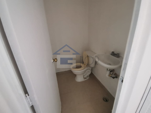 501.vr.vera Casa En Excelente Ubicación, Entrega Inmedita En Tultitlan Muy Cerca De La Central De Abastos Y Plaza Comercial 3 Recamaras, Baño Y Medio, Sala Comedor