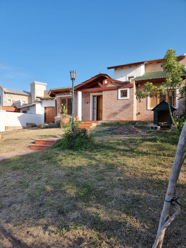 Venta- Casa Cuesta Colorada 3 Dormitorios 3 Baños