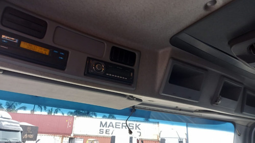 Imagem 2 de 11 de Mercedes 2044 2011 4x2 *semi Automático* Prata *motor Feito*