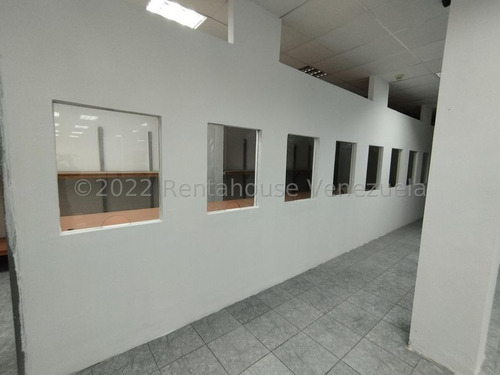 Imagen 3 de 12 de Livy Ramírez Vende Edificio En Los Dos Caminos Mls #23-7680
