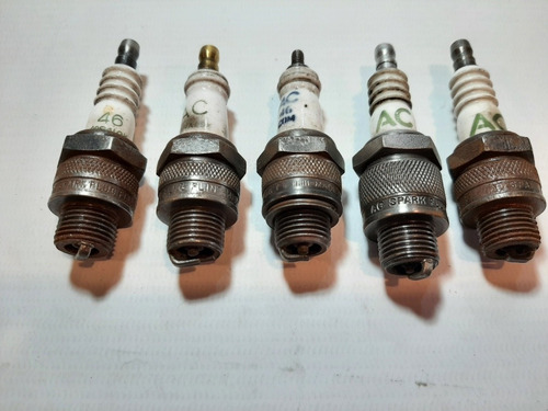 Imagen 2 de 3 de Antiguas Bujías Ac Moto Lote X 5 Usadas Ro 1561